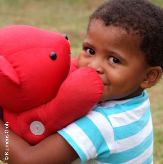 Bobbi Bear, Arms Around the Child